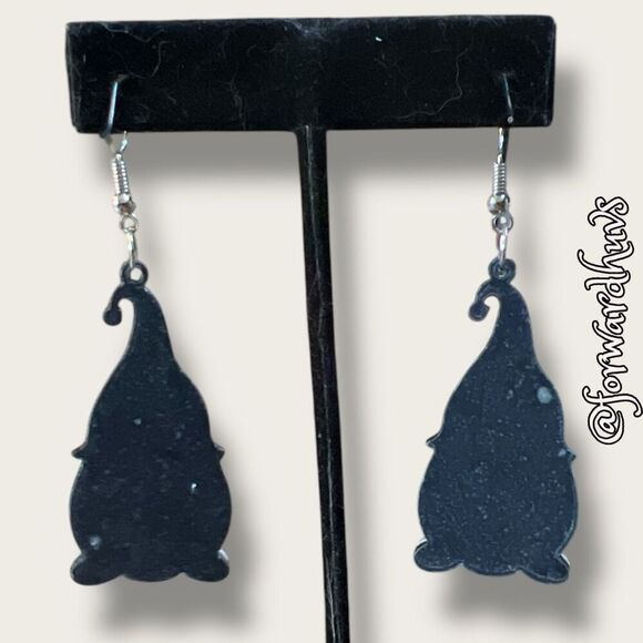 Christmas Gnome Dangle Earrings – Festive Holiday Jewelry - Picture 7 of 9